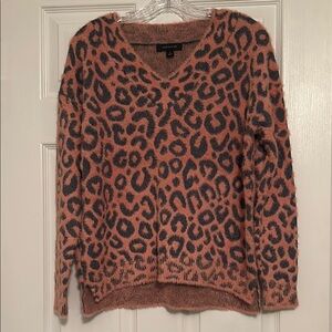 Ann Taylor Salmon and Gray Color V-Neck Leopard Print